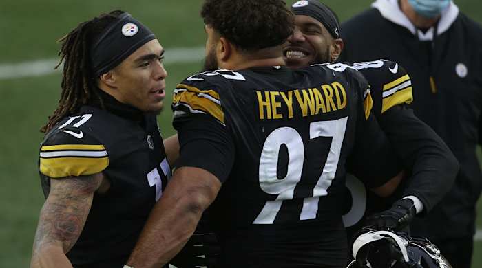 nfl-pittsburgh-steelers-celebrate-win